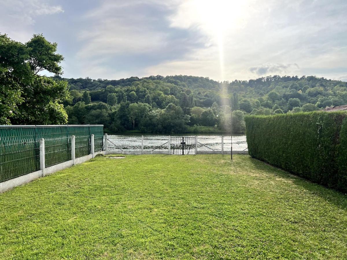 Charmant Chalet En Bord De Seine Saint-Pierre-du-Vauvray Экстерьер фото